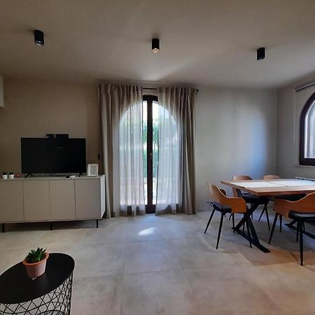 Apartments Alice Ровин Екстериор снимка