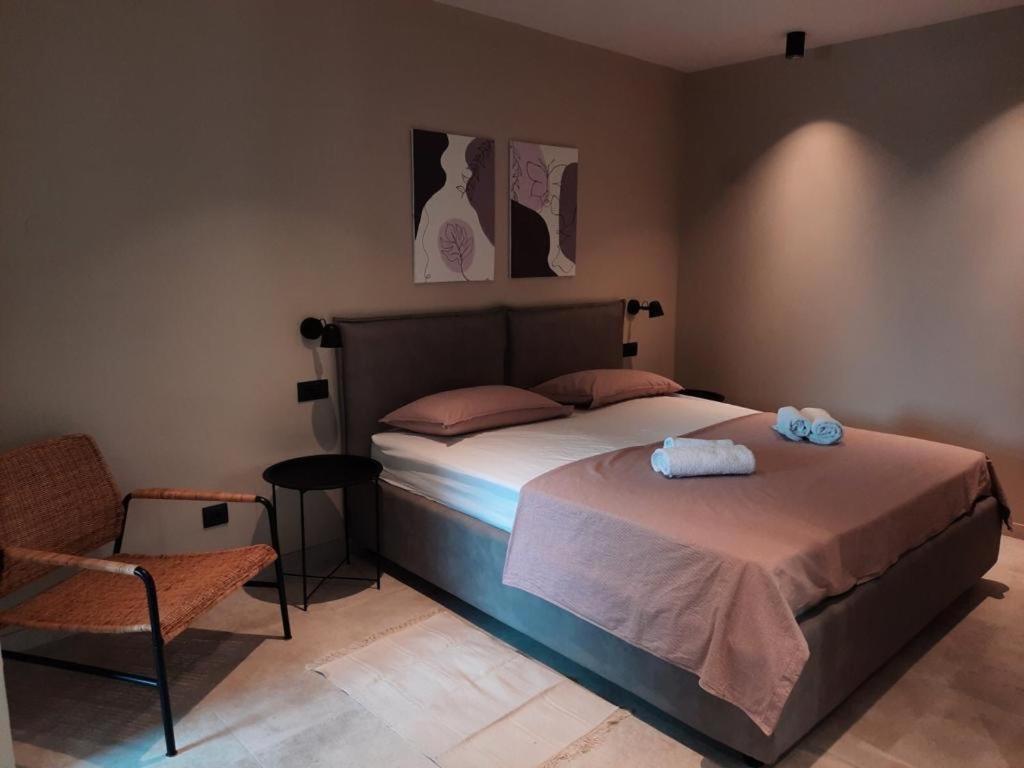 Apartments Alice Ровин Екстериор снимка