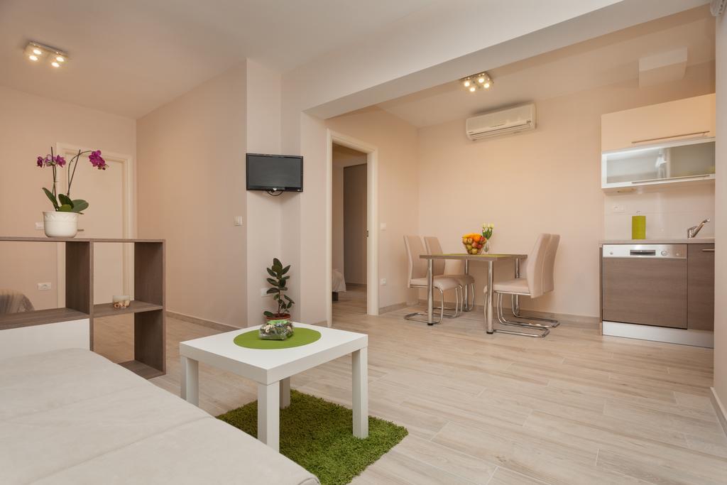 Apartments Alice Ровин Стая снимка